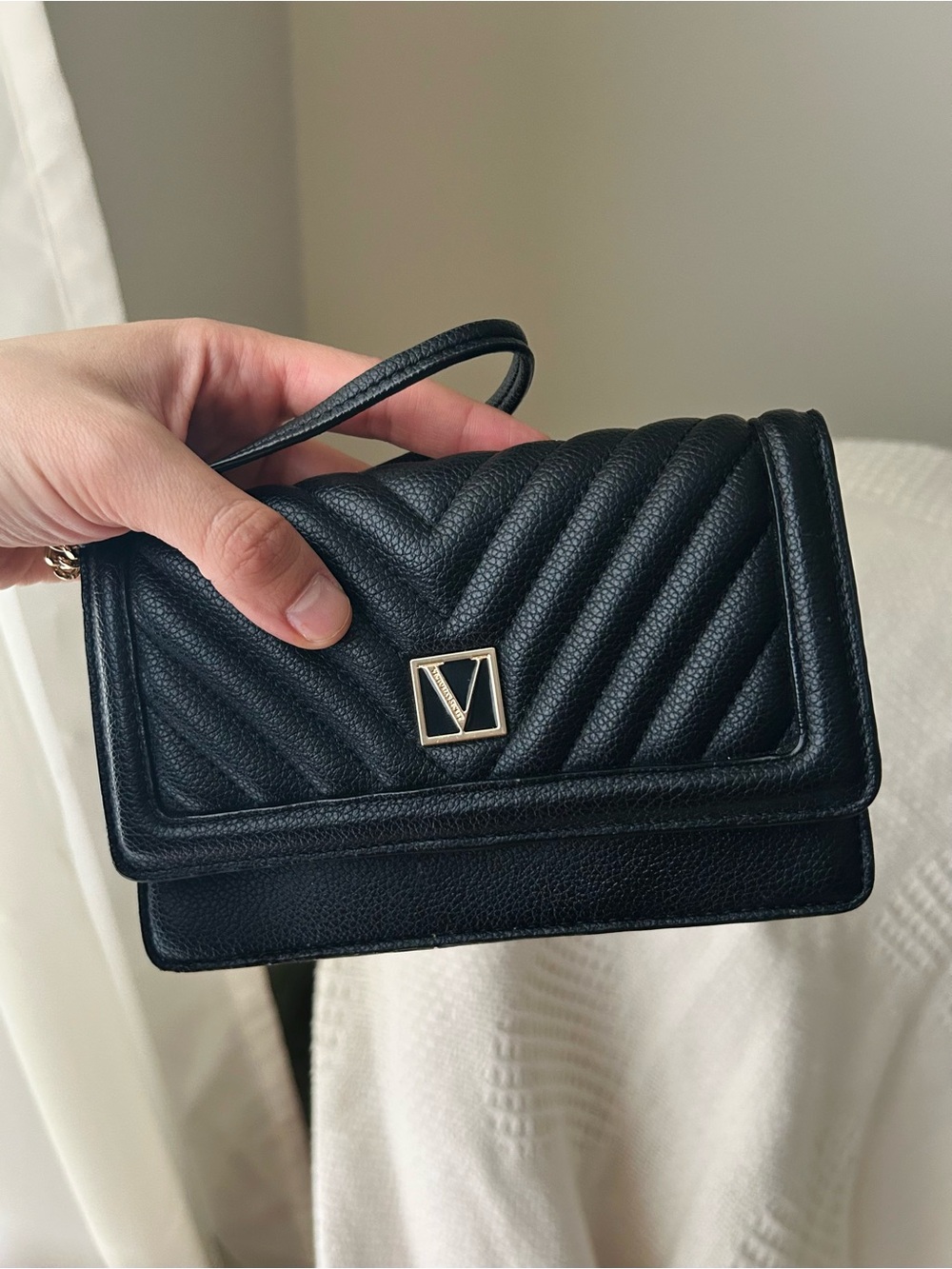 Victoria’s Secret Phone Wristlet in Black